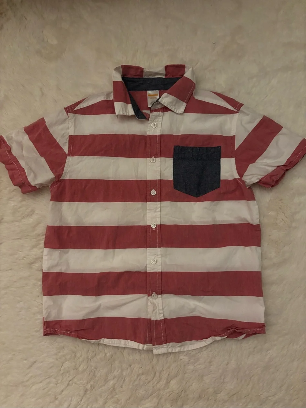 Gymboree boys Short-Sleeve Button-Down Shirt in Red & White Stripes